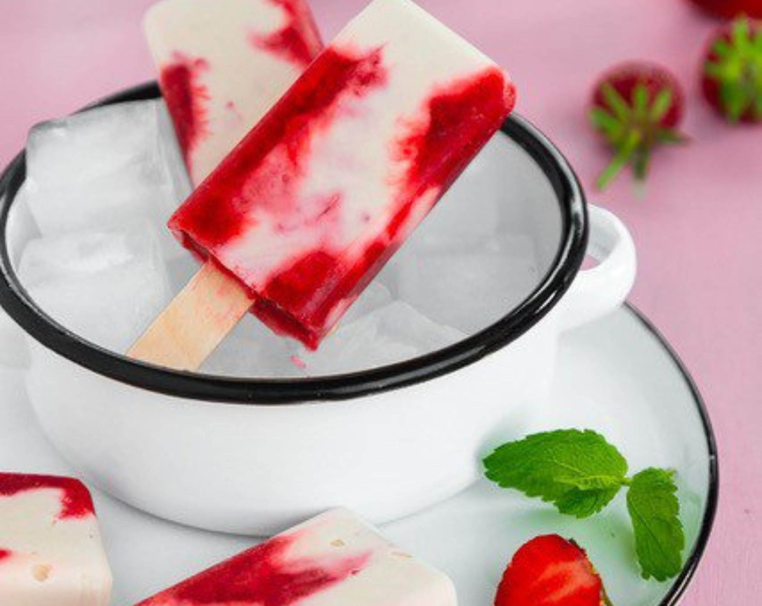 Erdbeer Popsicles